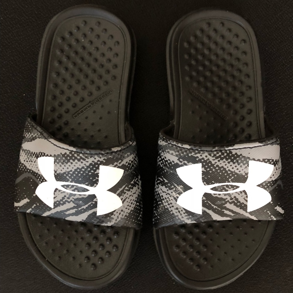 Under armour slides kids size 11